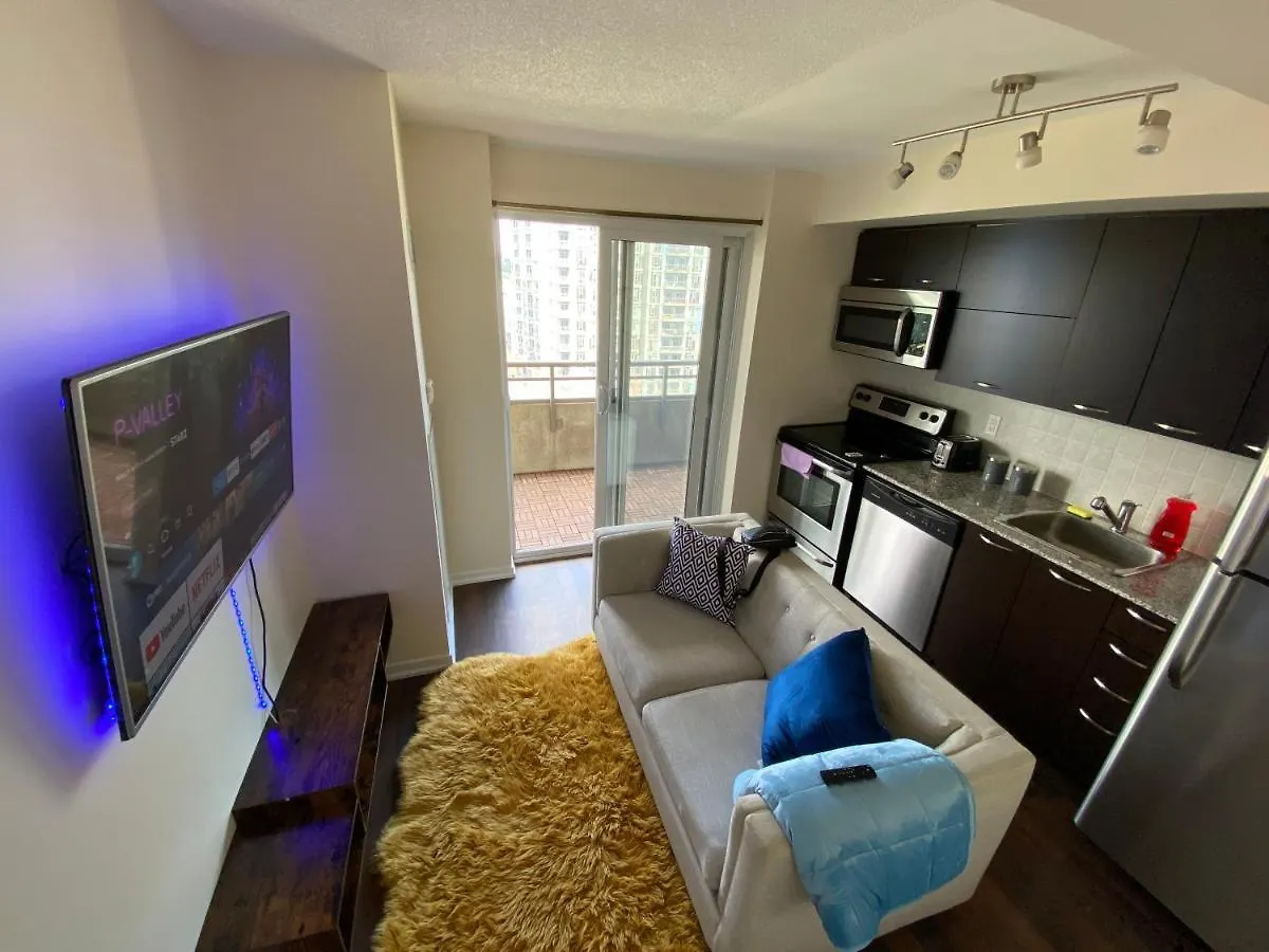 Beautiful Cozy Entire 1-Bedroom Condo Unit + Balcony Toronto Apartment