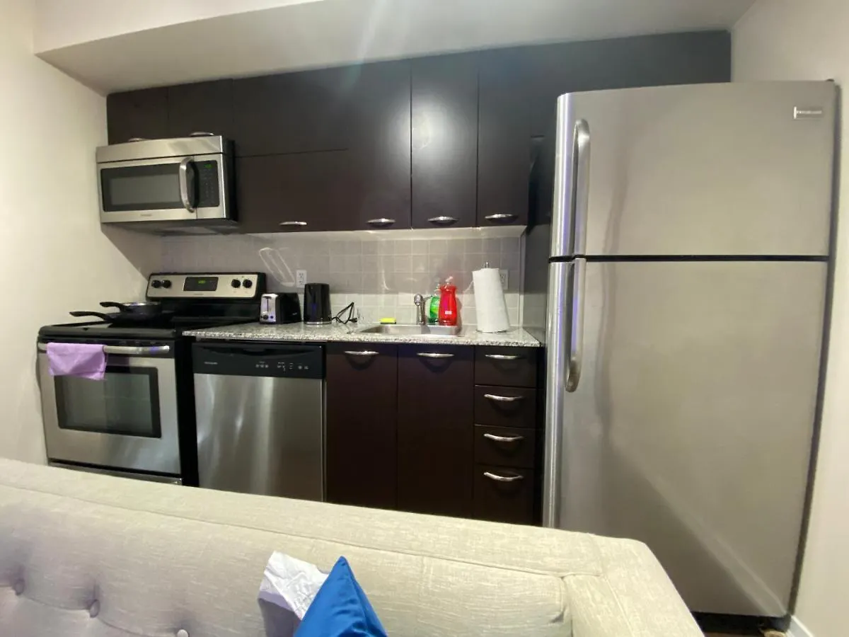 Apartment Beautiful Cozy Entire 1-Bedroom Condo Unit + Balcony Toronto Canada
